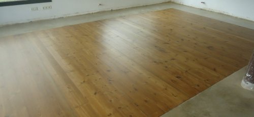 Tarima de madera maciza de pino antiguo